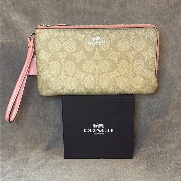 🤎🩷COACH🤎🩷Tan & Salmon Signature Coated Canvas Double Zip Wallet/EUC - Picture 2 of 16